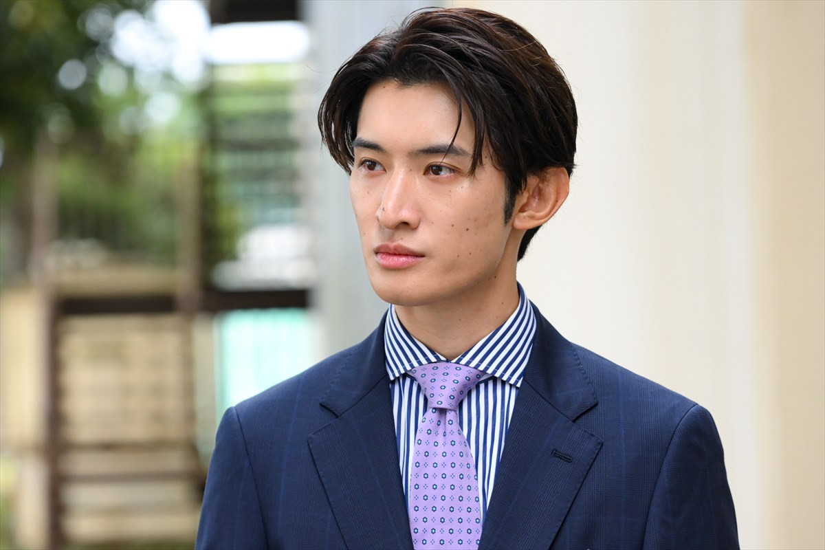 『フェイクマミー』第4話 “茉海恵”川栄李奈、“薫”波瑠の妹として学校のファミリーデーに参加