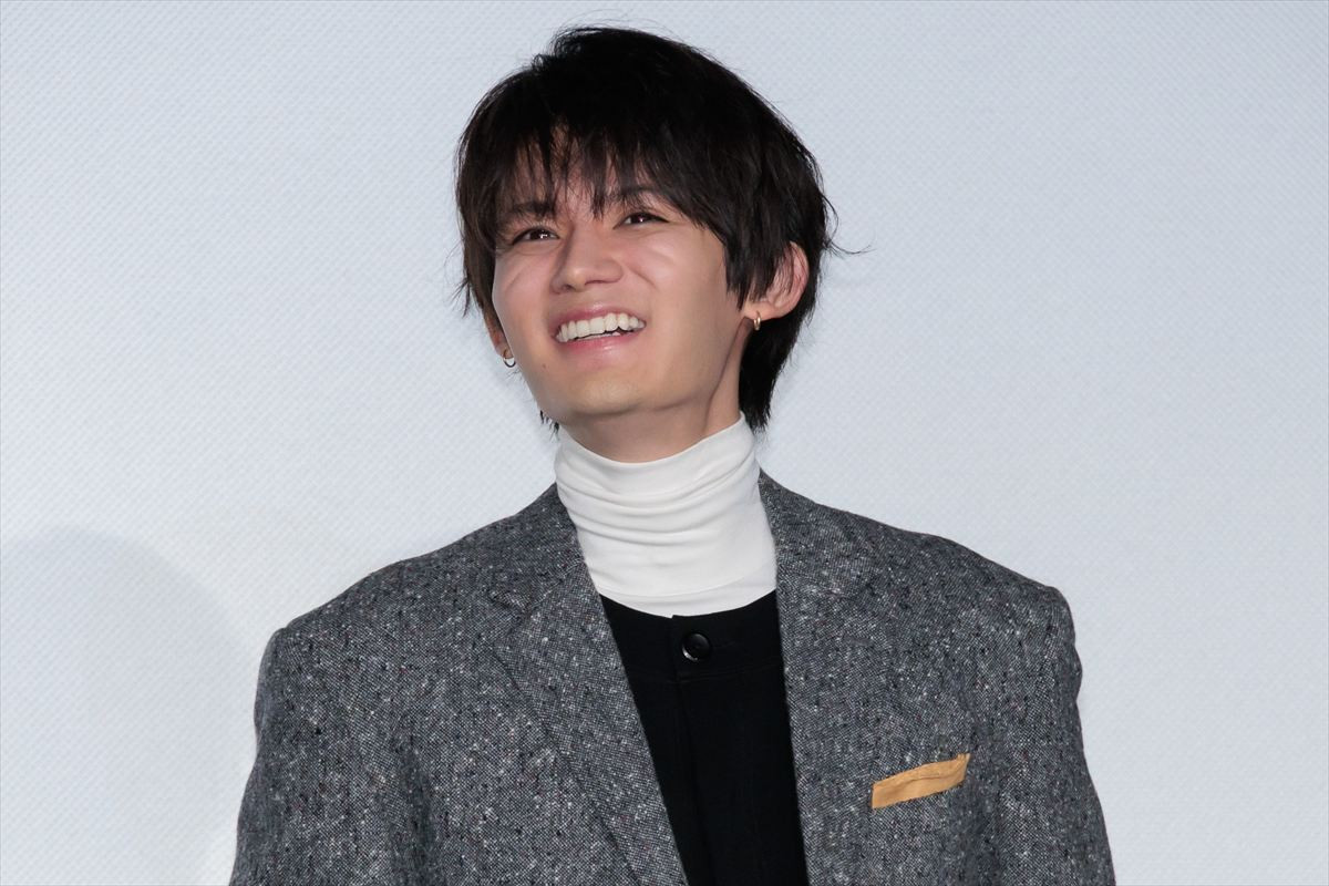 Snow Man・向井康二、森崎ウィンの手を突然握る「繋いでほしいんかなって」