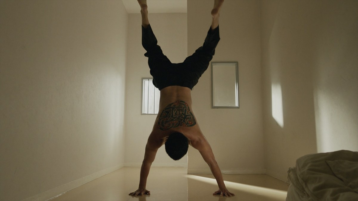 伊藤英明主演『ドンケツ season2』、まさかの「神奈川県警察」とコラボ　ロケマサを写しだした場面写真も解禁