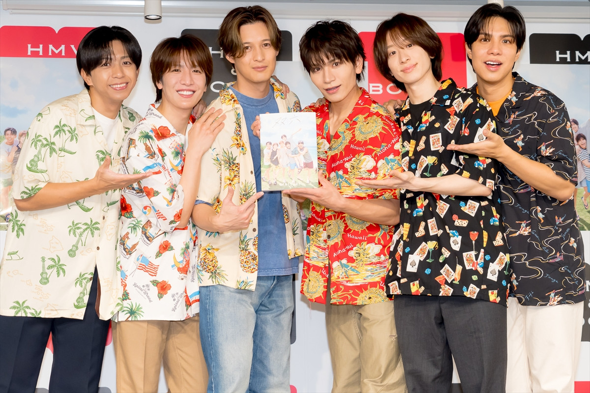 MATSURI、ファースト写真集『双六』マスコミ会見に登場