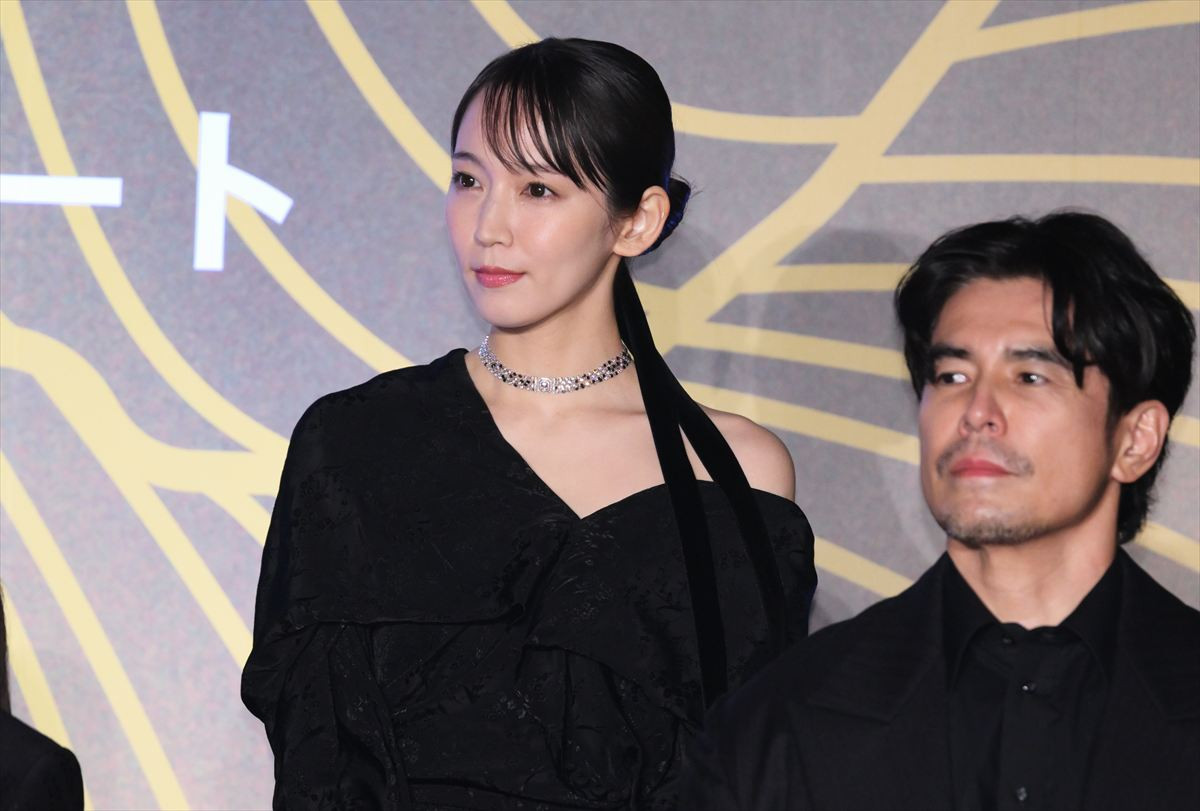 岡田准一、殺陣で怪我した直後にロケハン　鉄人ぶり明かされ照れ笑い