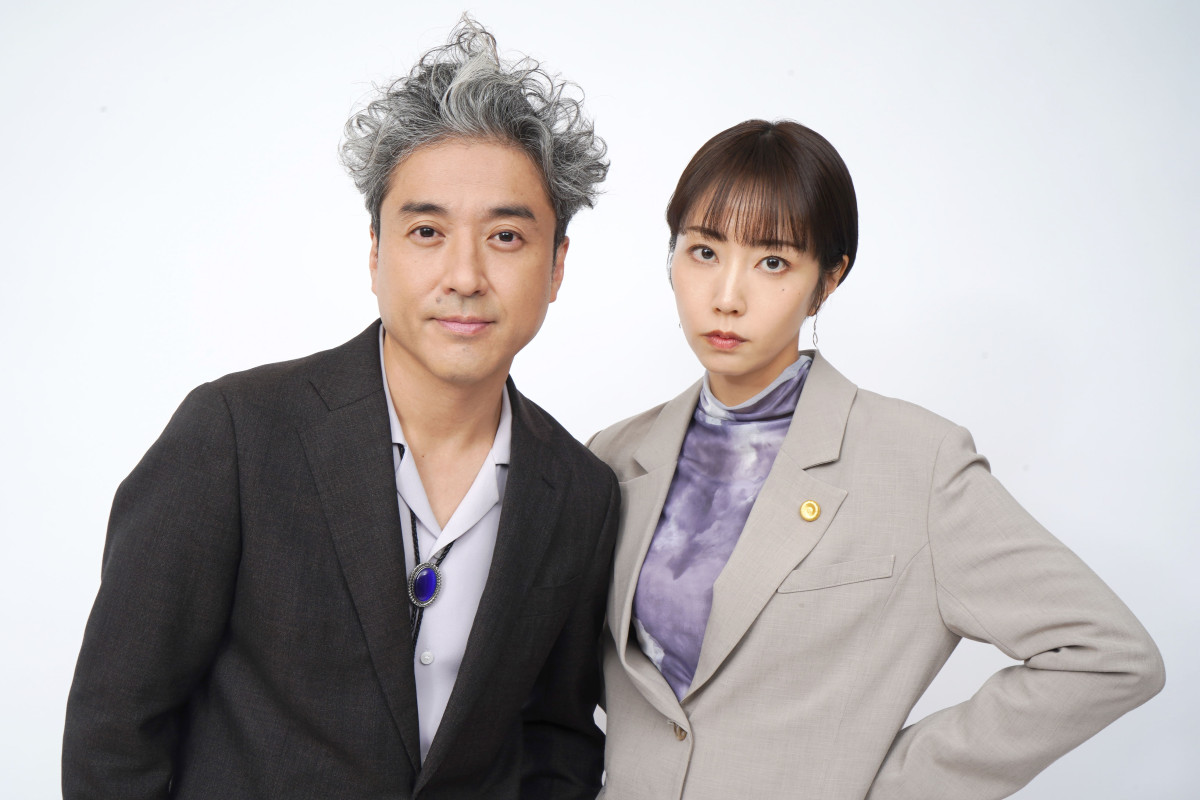 スペシャルドラマ『うちの弁護士はまたしても手がかかる』に出演する（左から）ムロツヨシ、木南晴夏