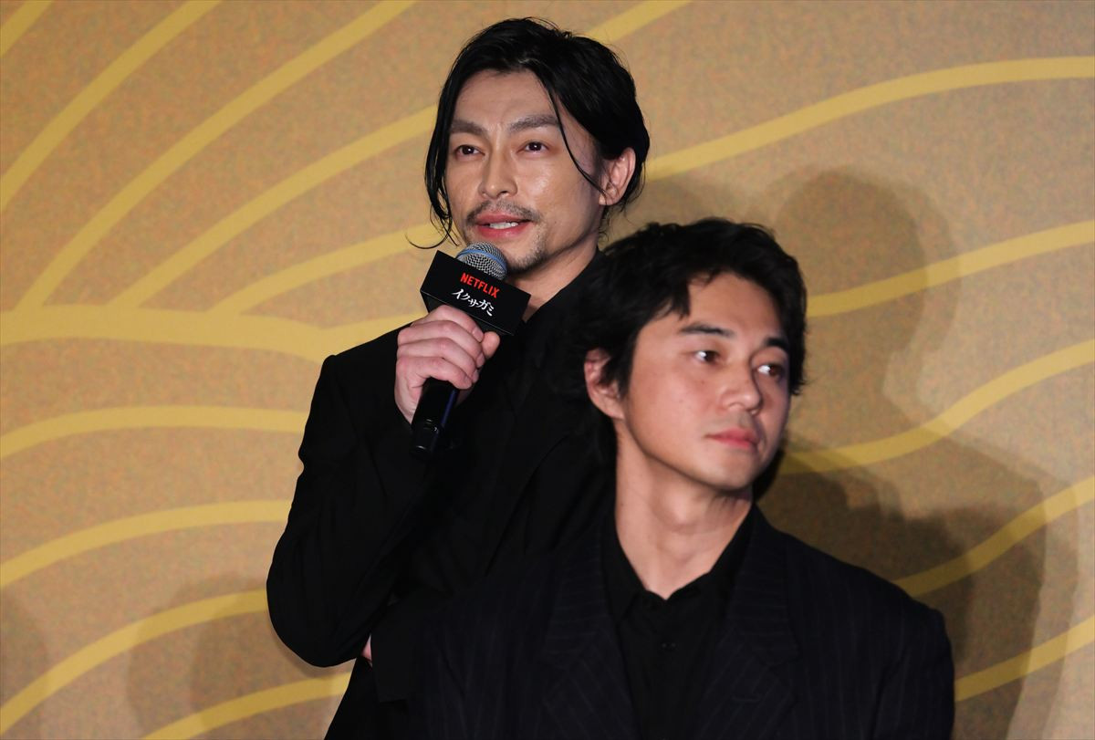 岡田准一、殺陣で怪我した直後にロケハン　鉄人ぶり明かされ照れ笑い