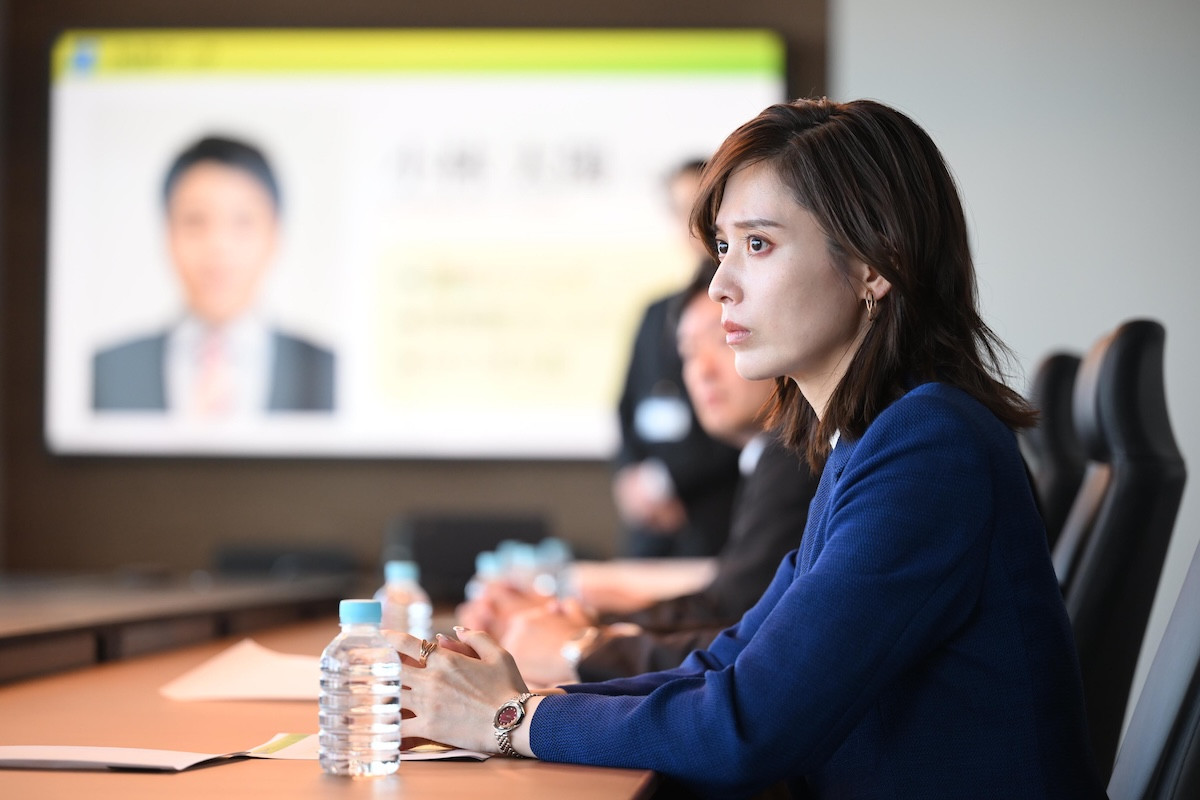 『終幕のロンド』第6話 “鳥飼”草なぎ剛＆“真琴”中村ゆり、“こはる”風吹ジュンの過去について衝撃の事実を知る