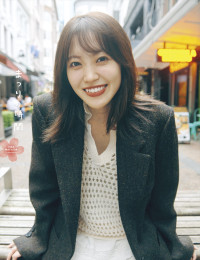 櫻坂46・松田里奈1st写真集『まつりの時間』通常版表紙