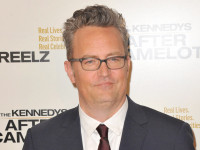 マシュー・ペリーさんにドラッグ供給の医師に実刑判決