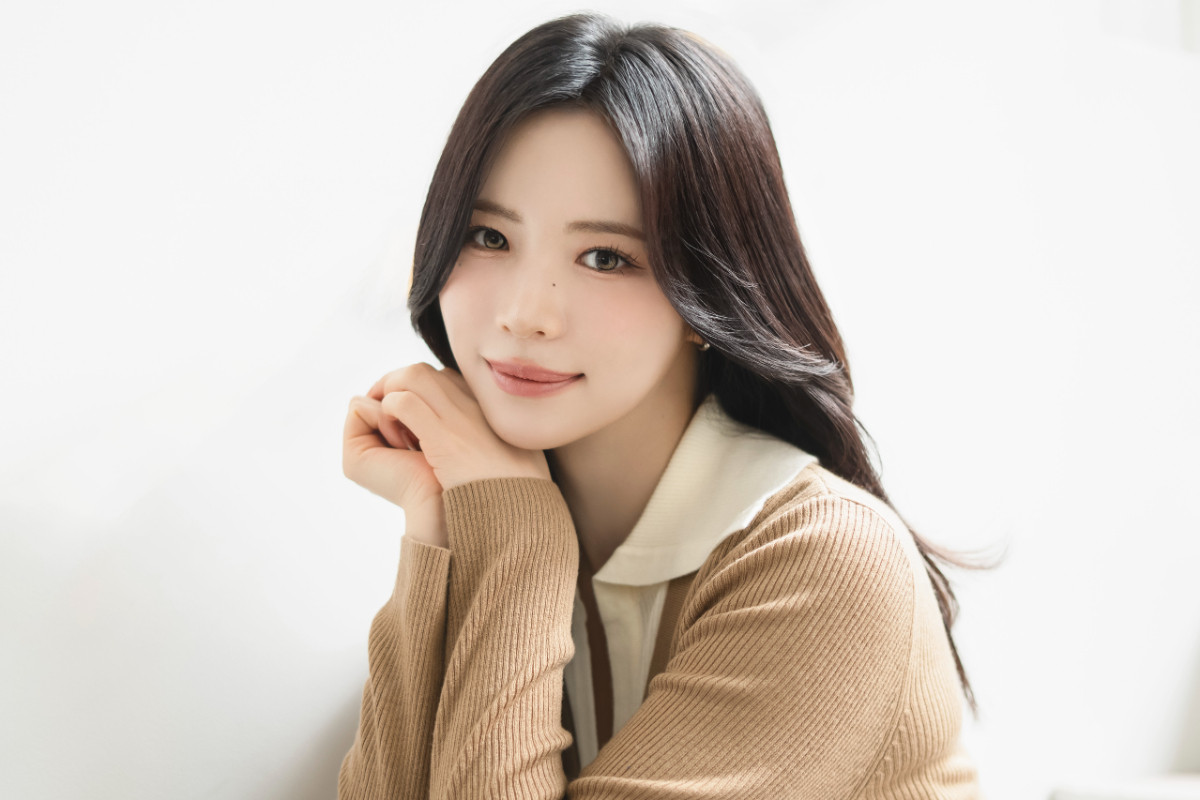 NiziU MAYA、デビューから現在を“色”で例えるなら？　ファンやメンバーとの出会いが「私を強くしてくれた」