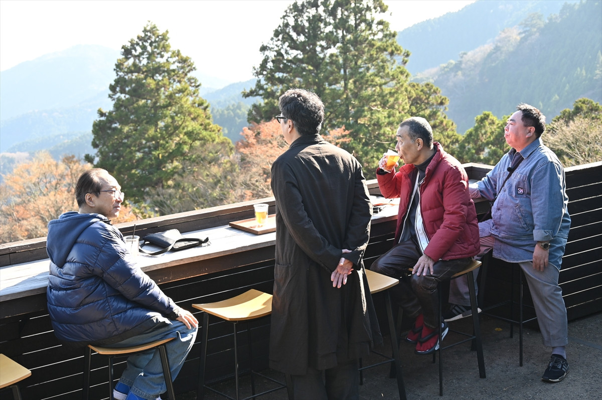 天海祐希がバスガイドに!?　キントリメンバーお疲れ様旅をプレゼンツ