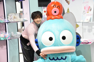 FANTASTICS・佐藤⼤樹、『うぱごろう × ハンギョドン コラボ POP UP』合同取材会に登場