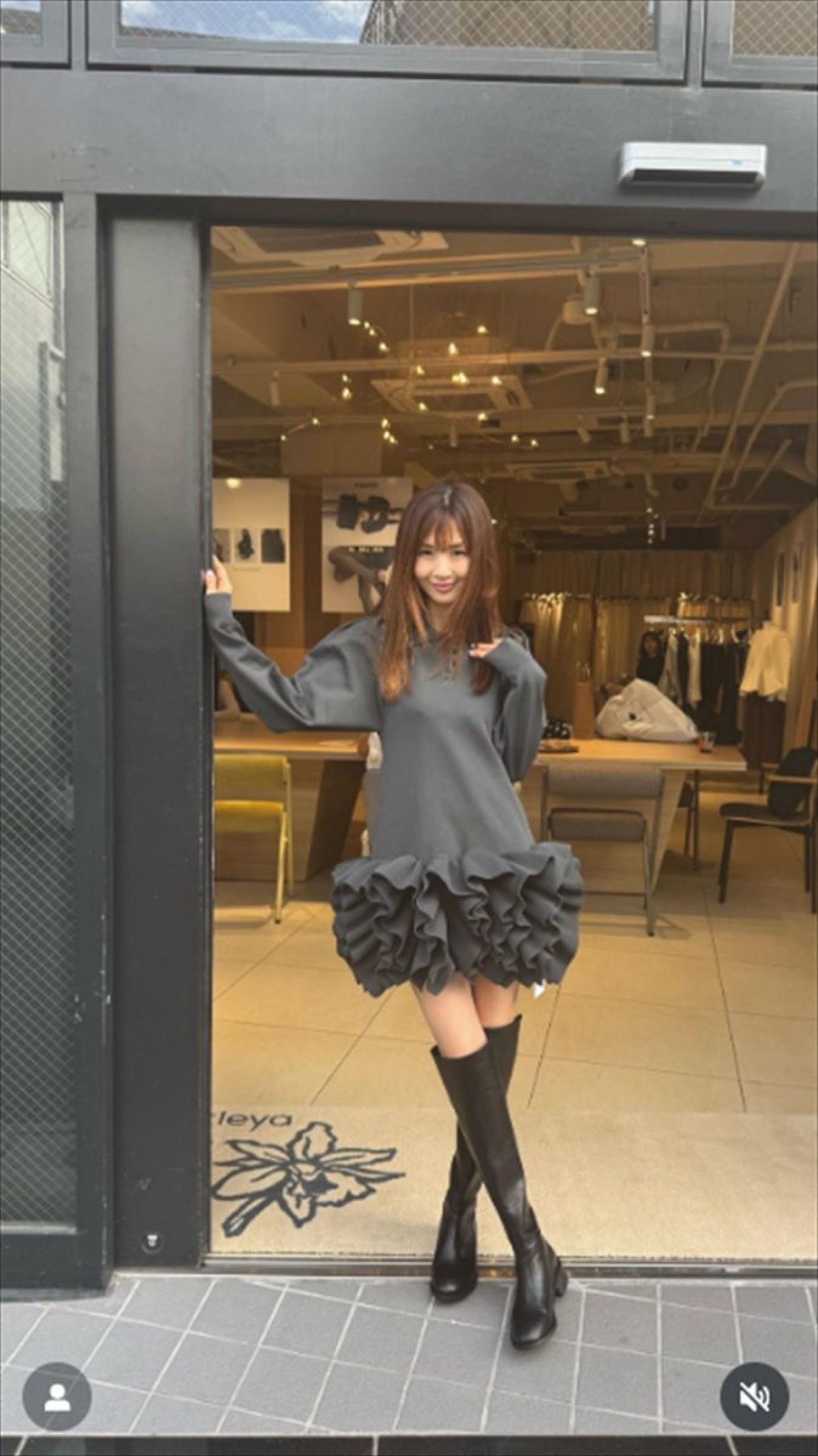 ほしのあき48歳、かとうれいこ56歳ら4、50代美女のミニスカ姿が「スタイル抜群」「魅力的」　絶賛の声集まる