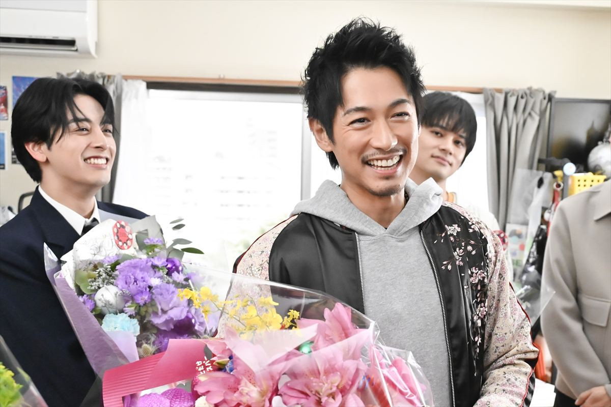 宮崎あおい、まさかの大号泣！　『ちょっとだけエスパー』大泉洋らキャスト陣クランクアップ