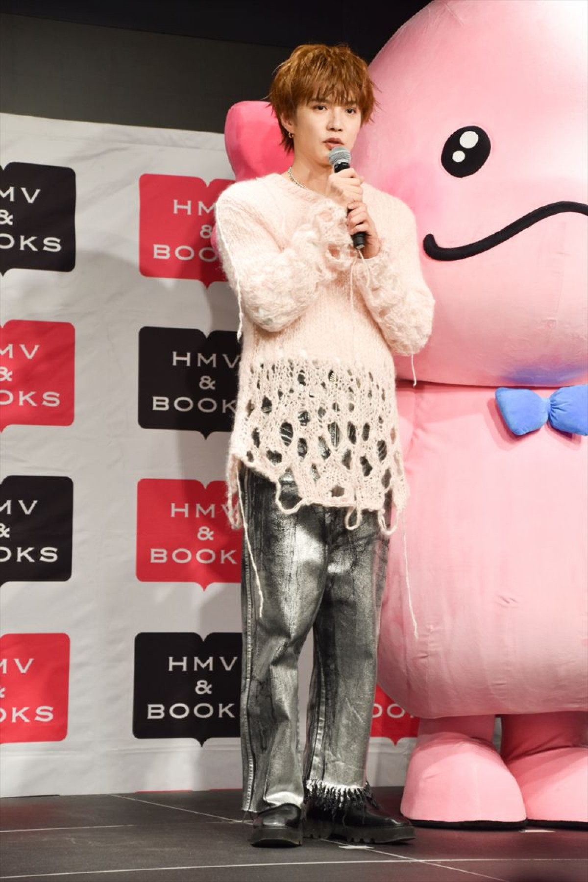 佐藤大樹、大人気“うぱごろう”に希望「いつかFANTASTICSのライブにも登場してほしい」