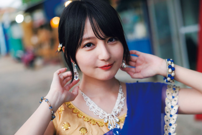 「週刊ヤングジャンプ」6＆7号より表紙と巻頭はこばしり。