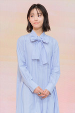 映画『人はなぜラブレターを書くのか』完成報告会に出席した當真あみ