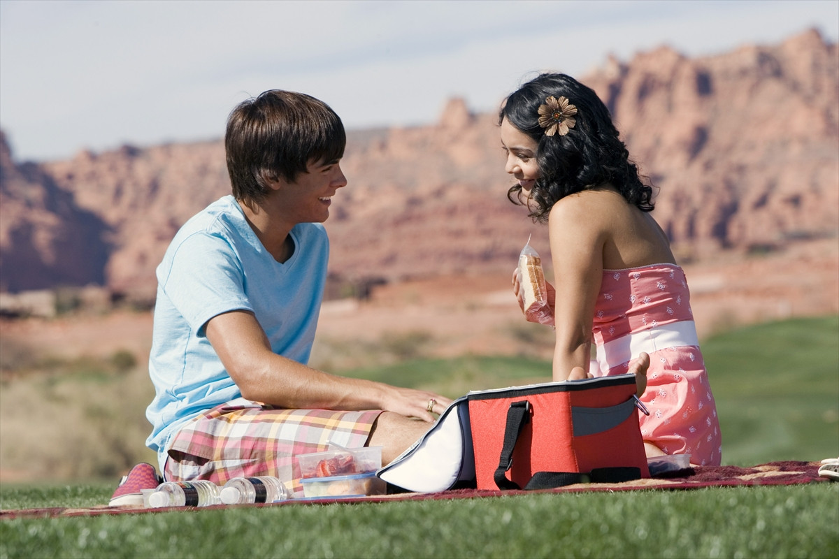 『ハイスクール・ミュージカル』17曲のMVがディズニープラスに！　20周年を記念して