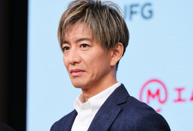 三菱UFJフィナンシャル・グループ「新TVCM発表会」に登壇した木村拓哉