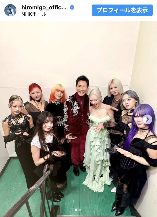 郷ひろみ、ちゃんみな＆HANAメンバーと笑顔　※「郷ひろみ」インスタグラム