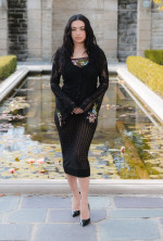 映画『嵐が丘』フォトコールイベントに登場したチャーリー・XCX