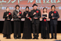 「第50回エランドール賞」を受賞した（左から）高石あかり、松村北斗（SixTONES）、夏帆、佐藤二朗、芳根京子、岡山天音