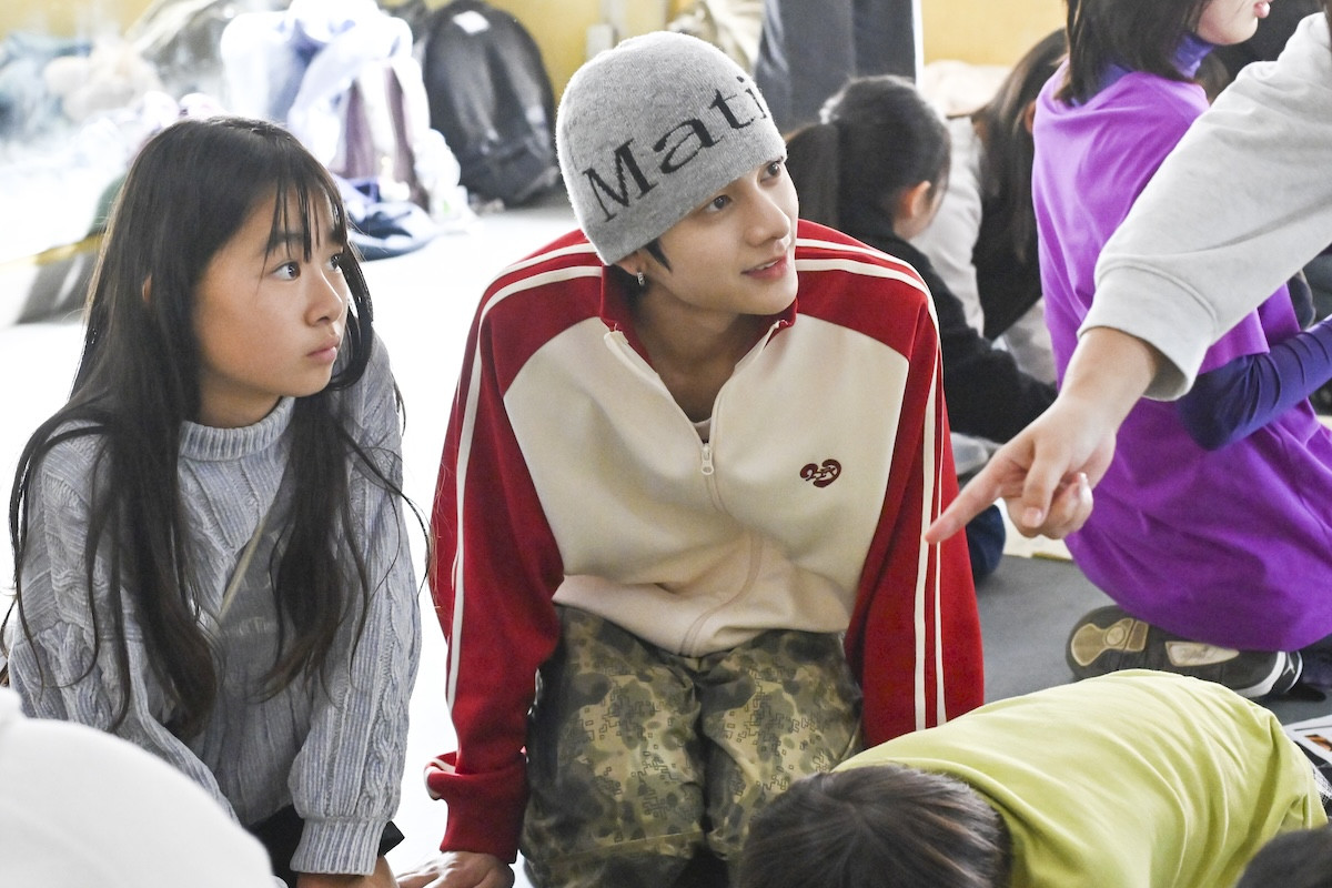 『DREAM STAGE』“吾妻”中村倫也、顎クイ→指トントンにネット悶絶「バカメロい」「ニマニマしちゃう」