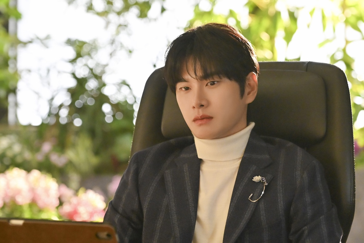 『DREAM STAGE』“吾妻”中村倫也、顎クイ→指トントンにネット悶絶「バカメロい」「ニマニマしちゃう」