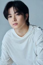 ドラマ『コンビニ兄弟 テンダネス門司港こがね村店』に出演する曽田陵介