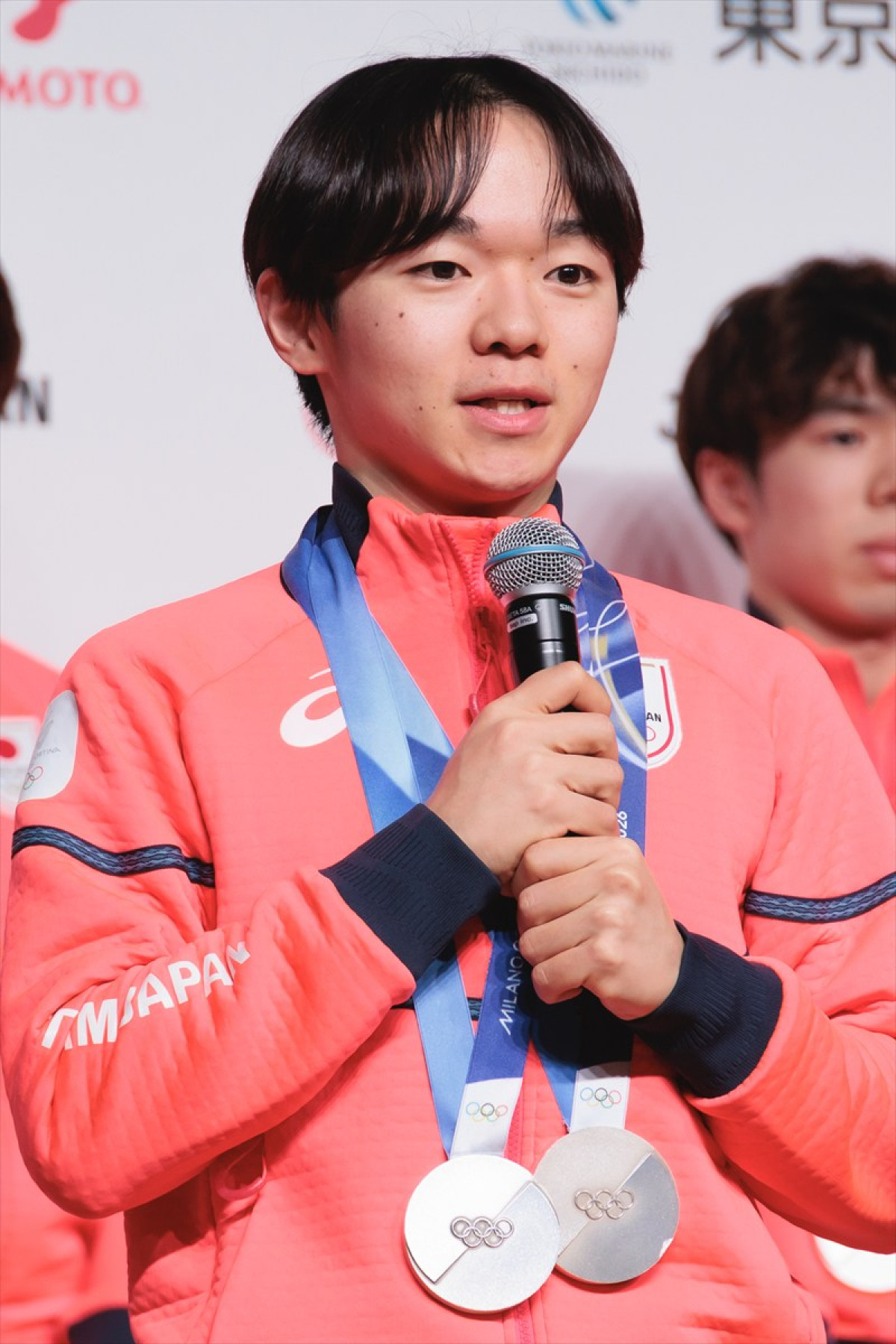“りくりゅう”三浦璃来＆木原龍一「しばらくは好きなものを食べたい」　激闘終えメダリストたちが帰国