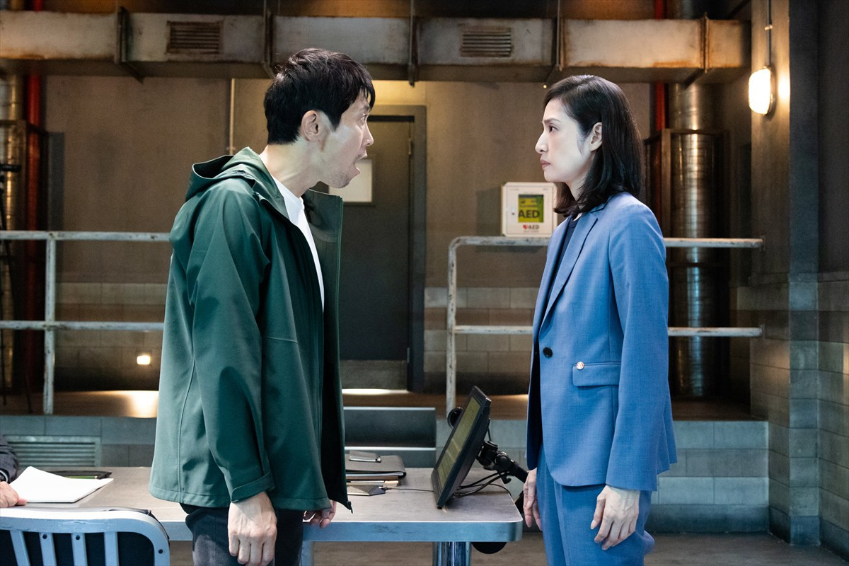 劇場版『緊急取調室 THE FINAL』、大ヒット記念で真壁（天海祐希）×長内総理（石丸幹二）の緊迫の取調べシーンが解禁