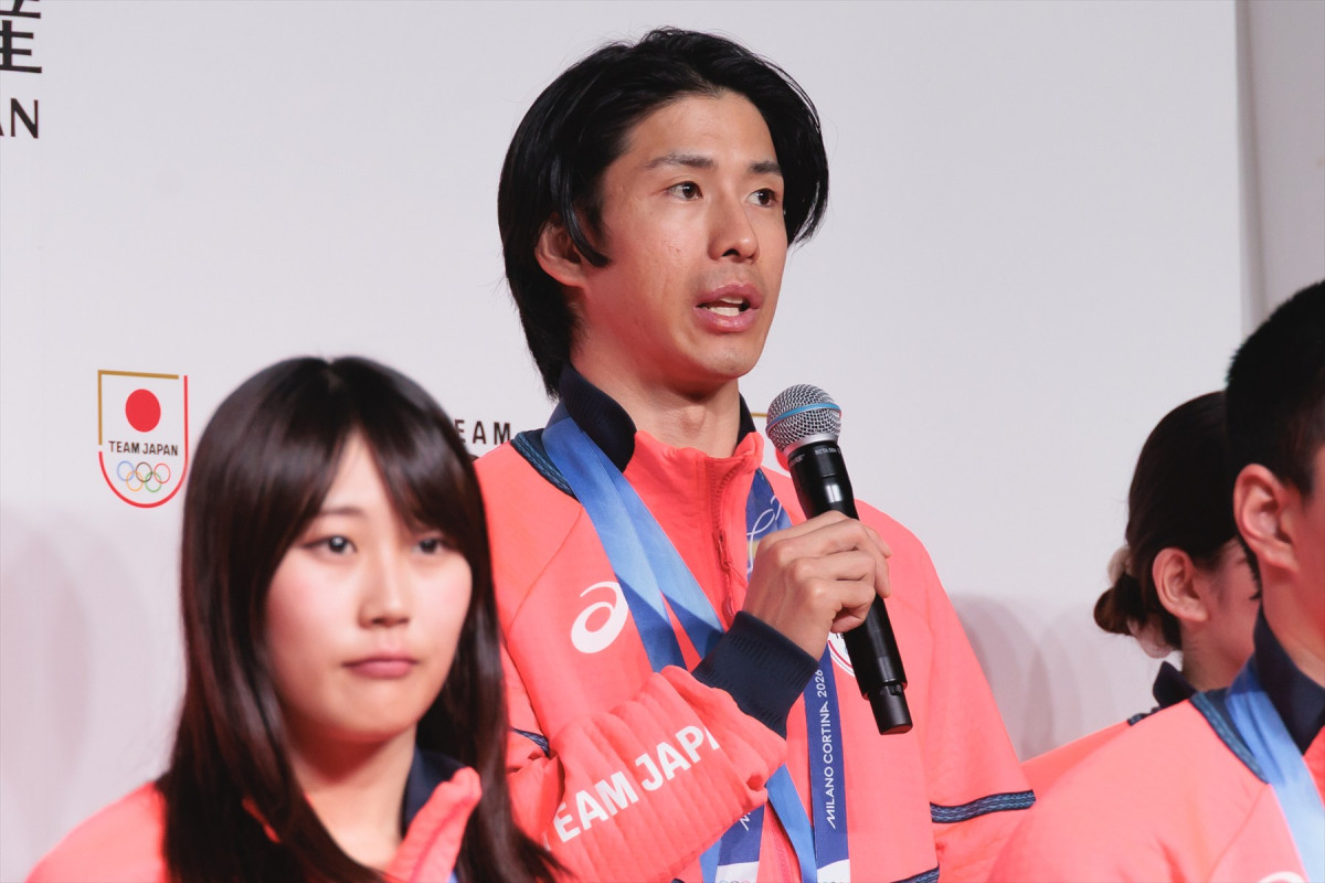 “りくりゅう”三浦璃来＆木原龍一「しばらくは好きなものを食べたい」　激闘終えメダリストたちが帰国