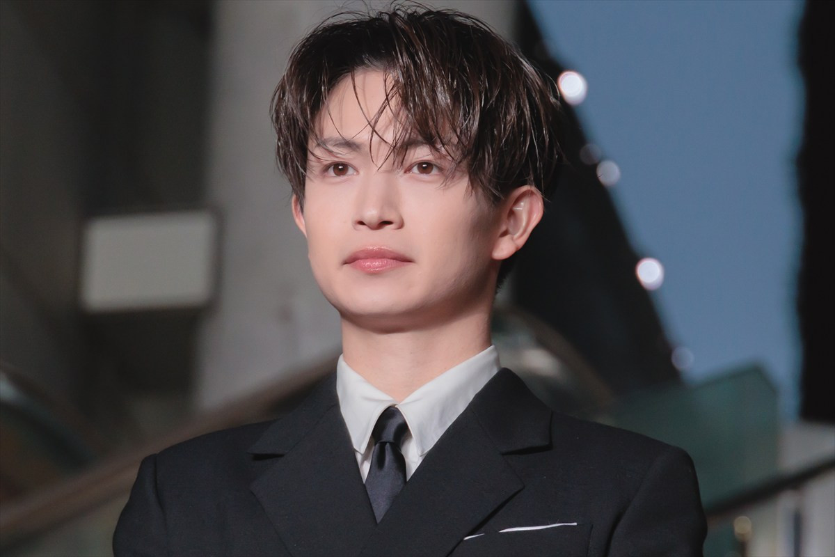 木村拓哉、『教場』舞台あいさつでポップコーン配るサプライズ　急接近に歓声