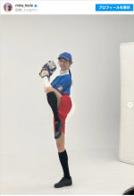 堀江聖夏、スポーティなベースボールルック　※「堀江聖夏」Instagram