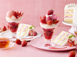 「Afternoon Tea」冬の苺スイーツに新作！　パフェとケーキを一度に楽しめる贅沢プレート登場