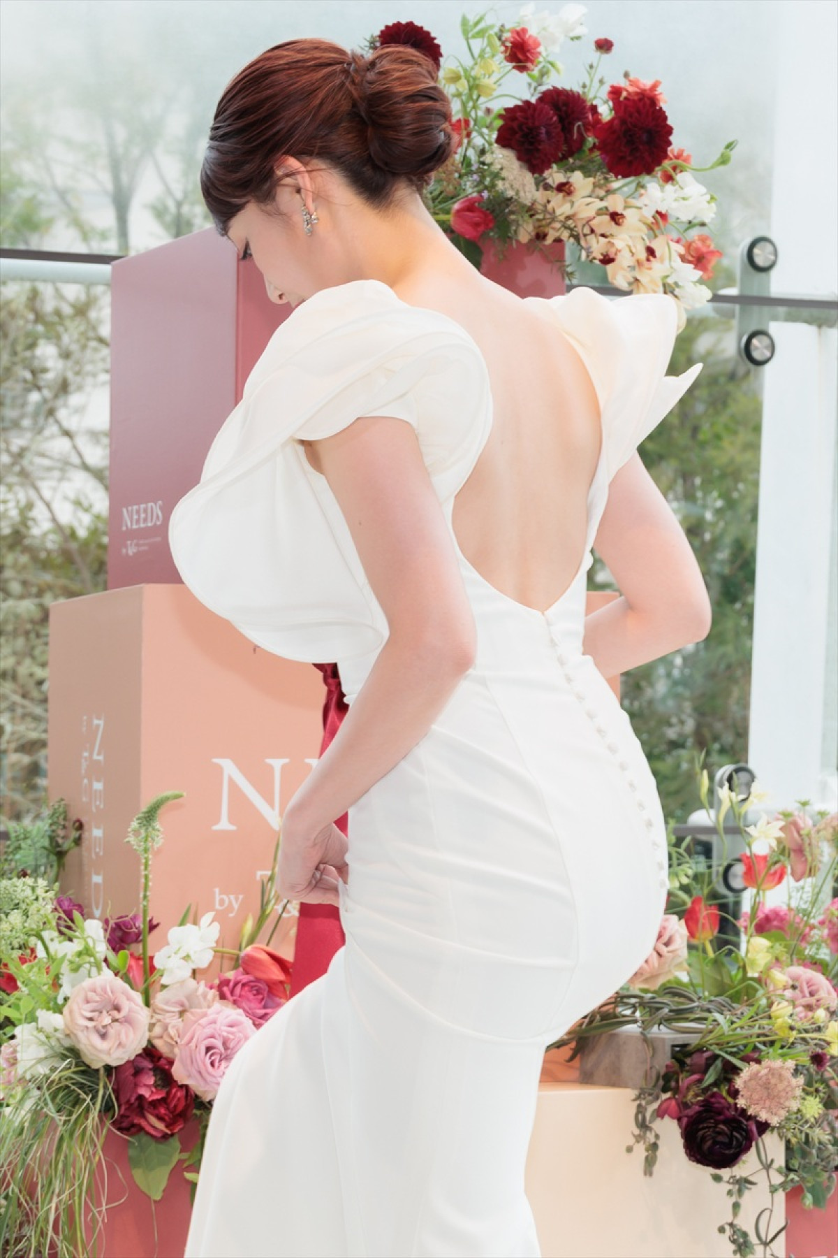 宇垣美里、純白のウェディングドレス姿を披露　理想のパートナーは「見守ってくれる人」