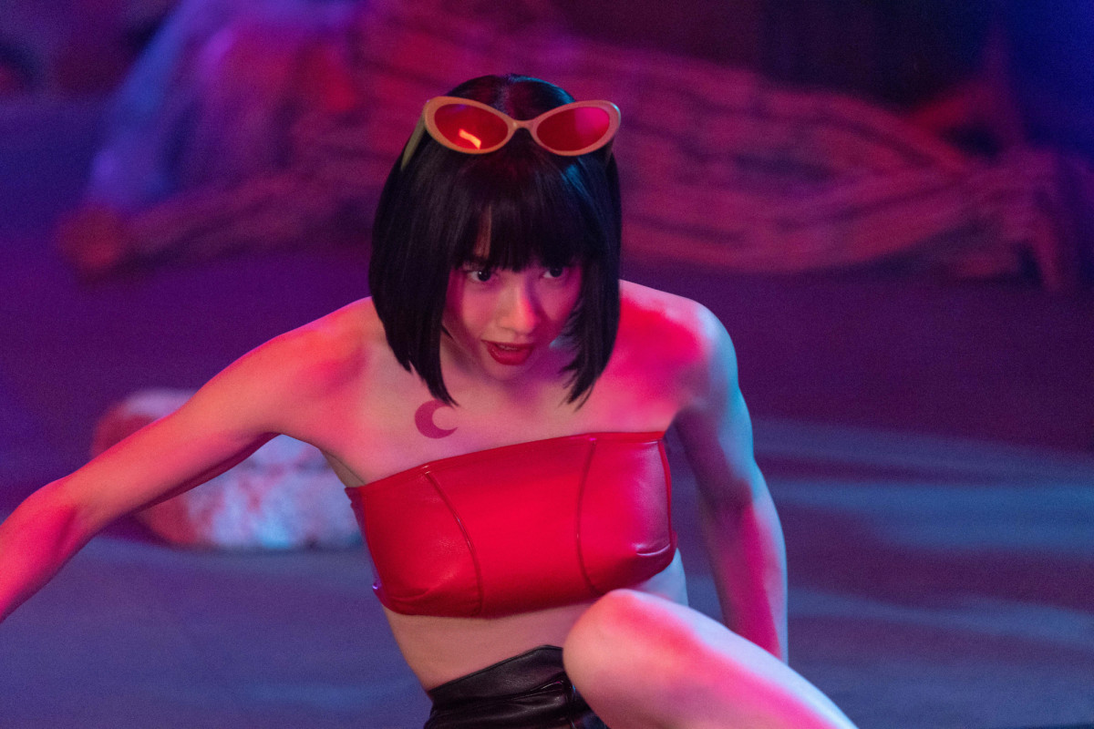 目黒蓮主演『SAKAMOTO DAYS』新場面写真解禁　驚異的再現度ビジュアル＆激しいバトルシーン