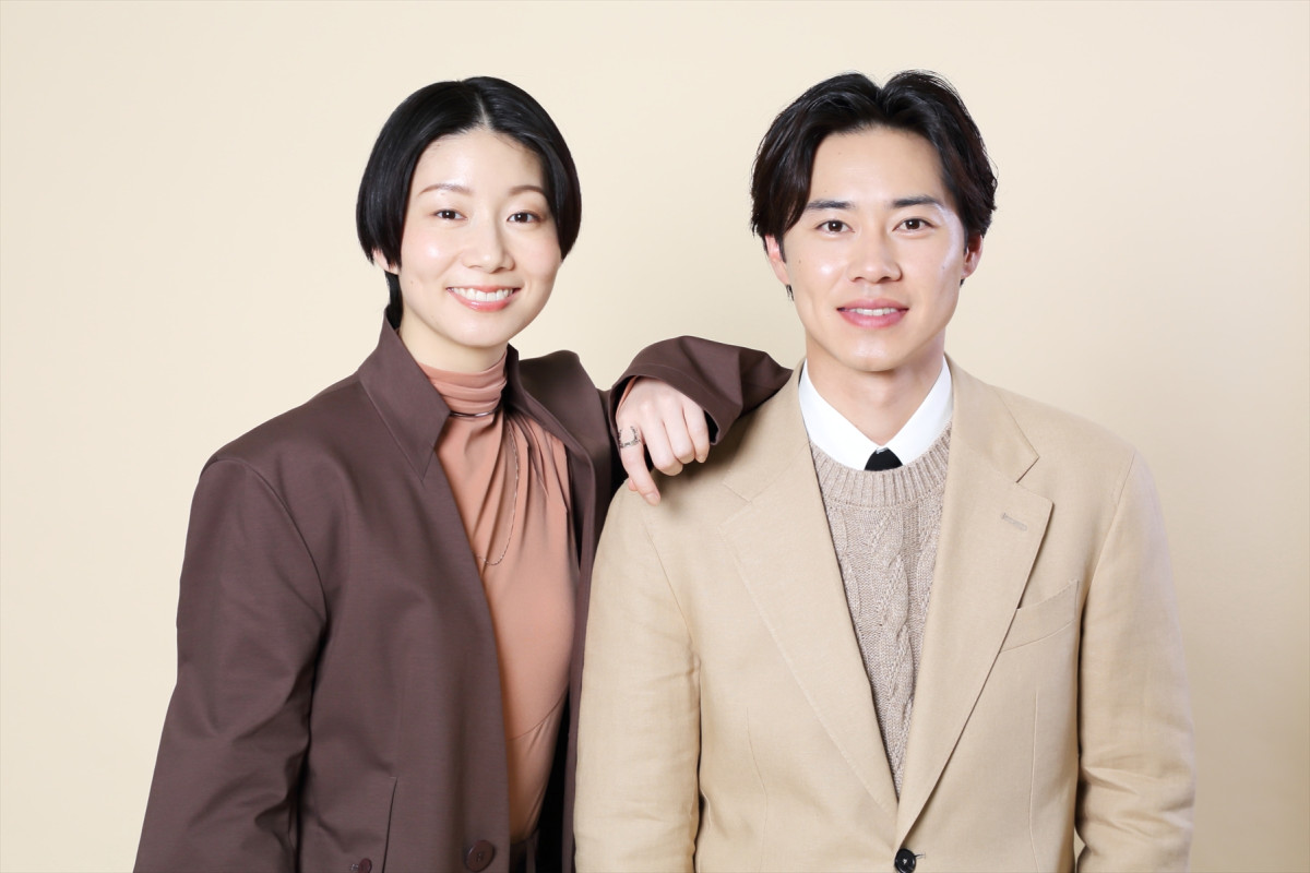 （左から）土居志央梨、戸塚純貴