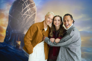 （左から）タズ・スカイラー、エミリー・ラッド、ジェイコブ・ロメロ