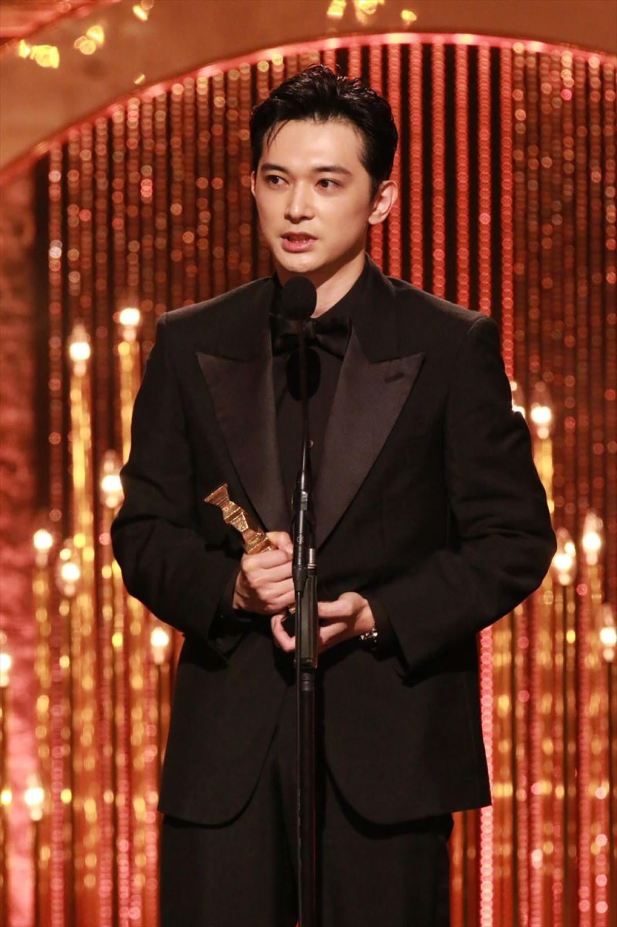 ＜第49回日本アカデミー賞＞吉沢亮、最優秀主演男優賞！　『国宝』コンビ横浜流星と抱擁