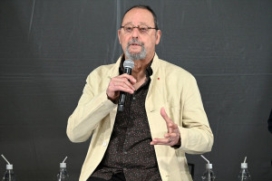 『らくだ』合同取材会に出席したジャン・レノ