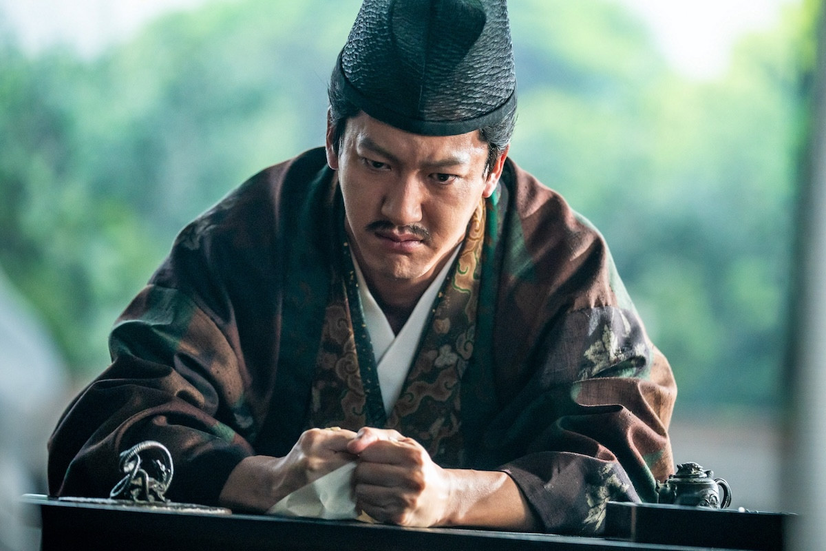 『豊臣兄弟！』“信長”小栗旬、“藤吉郎”池松壮亮の捨て身すぎる行動にあ然　ネットも衝撃「すごい忠誠心」「覚悟決まりすぎ」