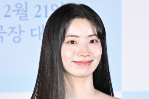 足首骨折のTWICE ダヒョン、あすからの東京公演に参加！ 「ファンに会いたい」強い意志受け