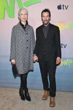 キアヌ・リーヴス＆アレクサンドラ・グラント、手をつないで新作映画のプレミアに来場