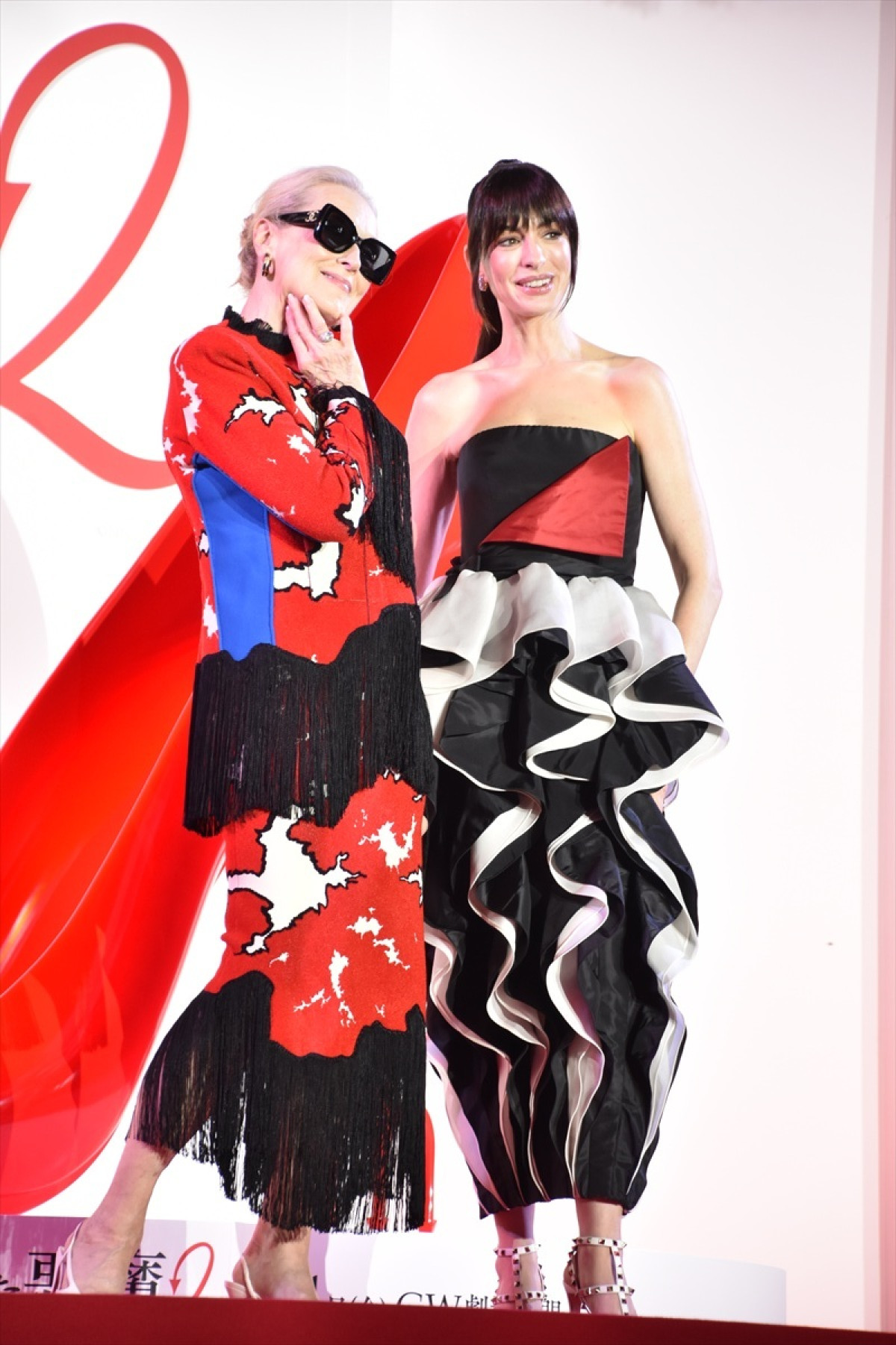 アン・ハサウェイ＆メリル・ストリープ、美スタイル＆神対応で魅了　奇跡の2ショット来日を振り返り