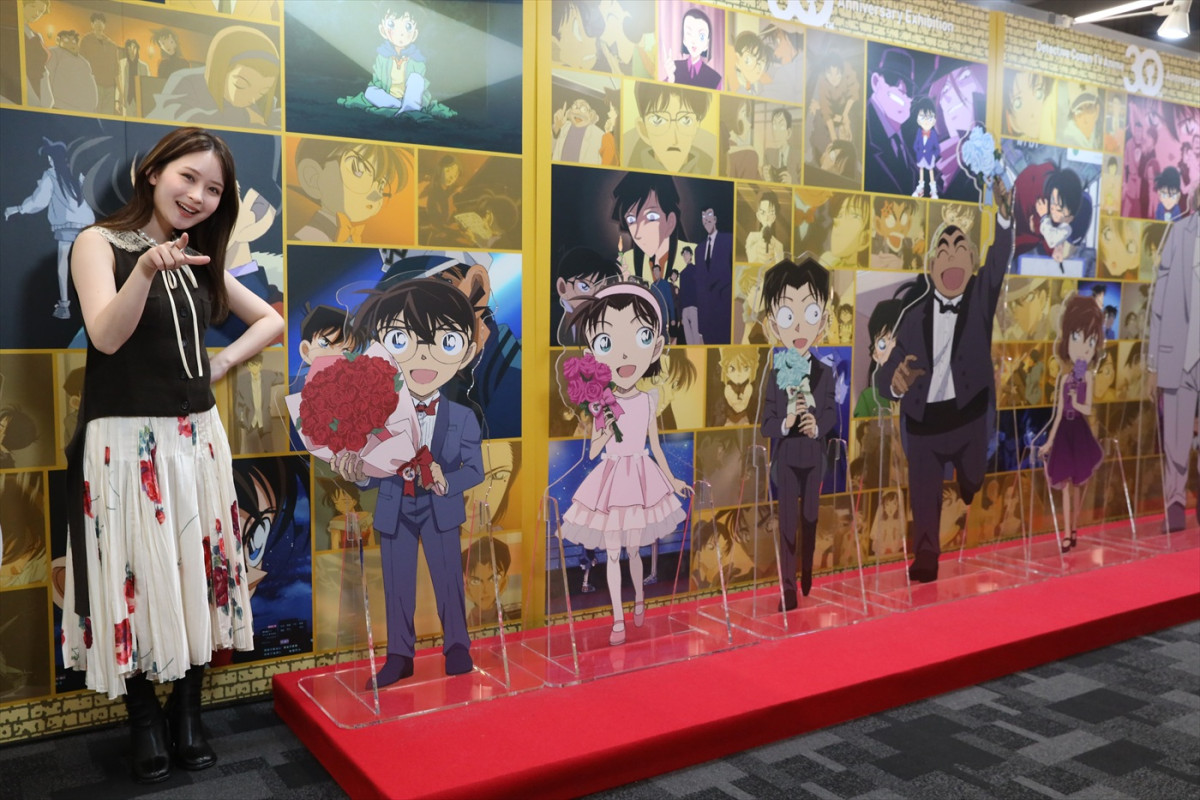 横浜流星＆畑芽育がコナンの歴史に触れる！　TVアニメ「名探偵コナン」展に潜入