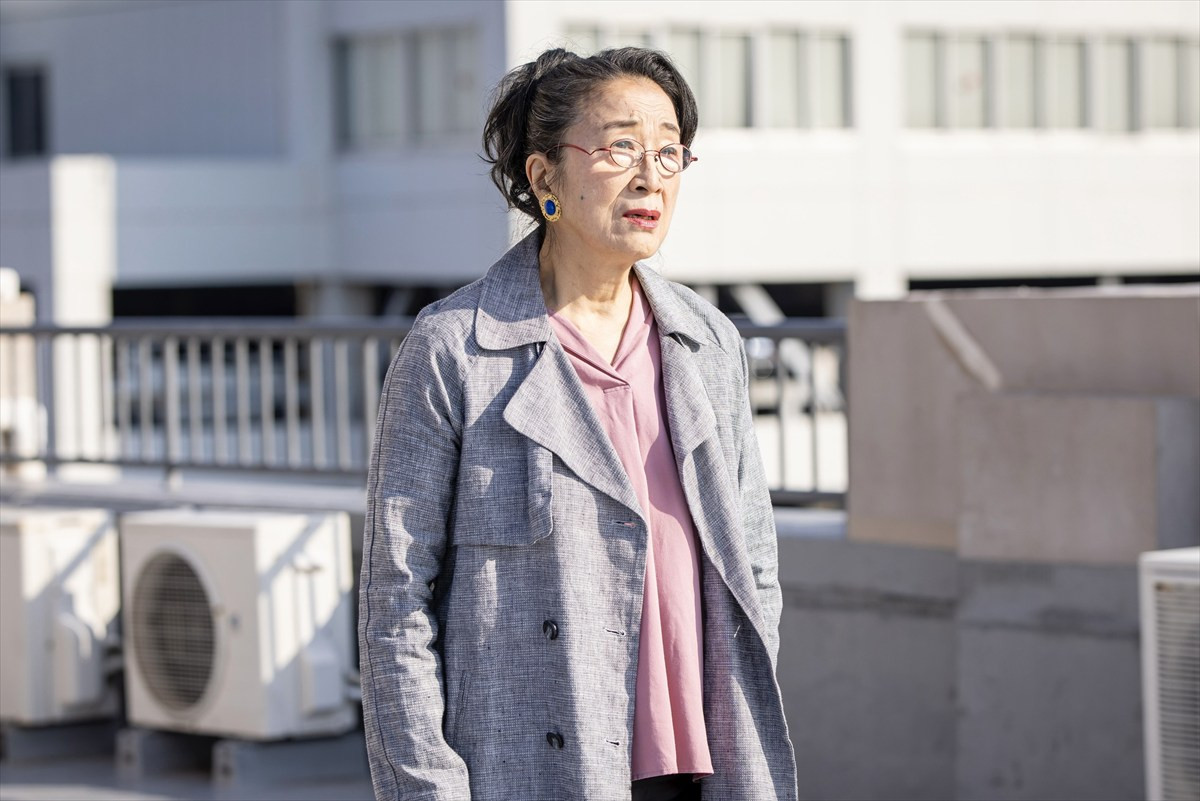 『銀河の一票』第2話 “茉莉”黒木華、“あかり”野呂佳代からスナックのママになったいきさつを聞かされる