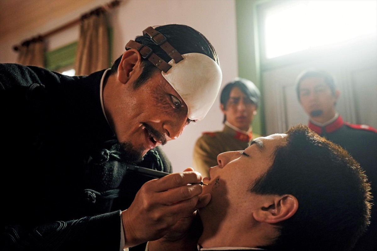 『ゴールデンカムイ 網走監獄襲撃編』“第七師団”玉木宏・中川大志・工藤阿須加・柳俊太郎・稲葉友のトーク映像解禁！