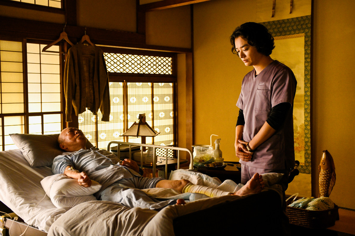 染谷将太「嫌悪感を持つ人もいるかもしれない」　『廃用身』で危うい領域に踏み込む医師役を怪演