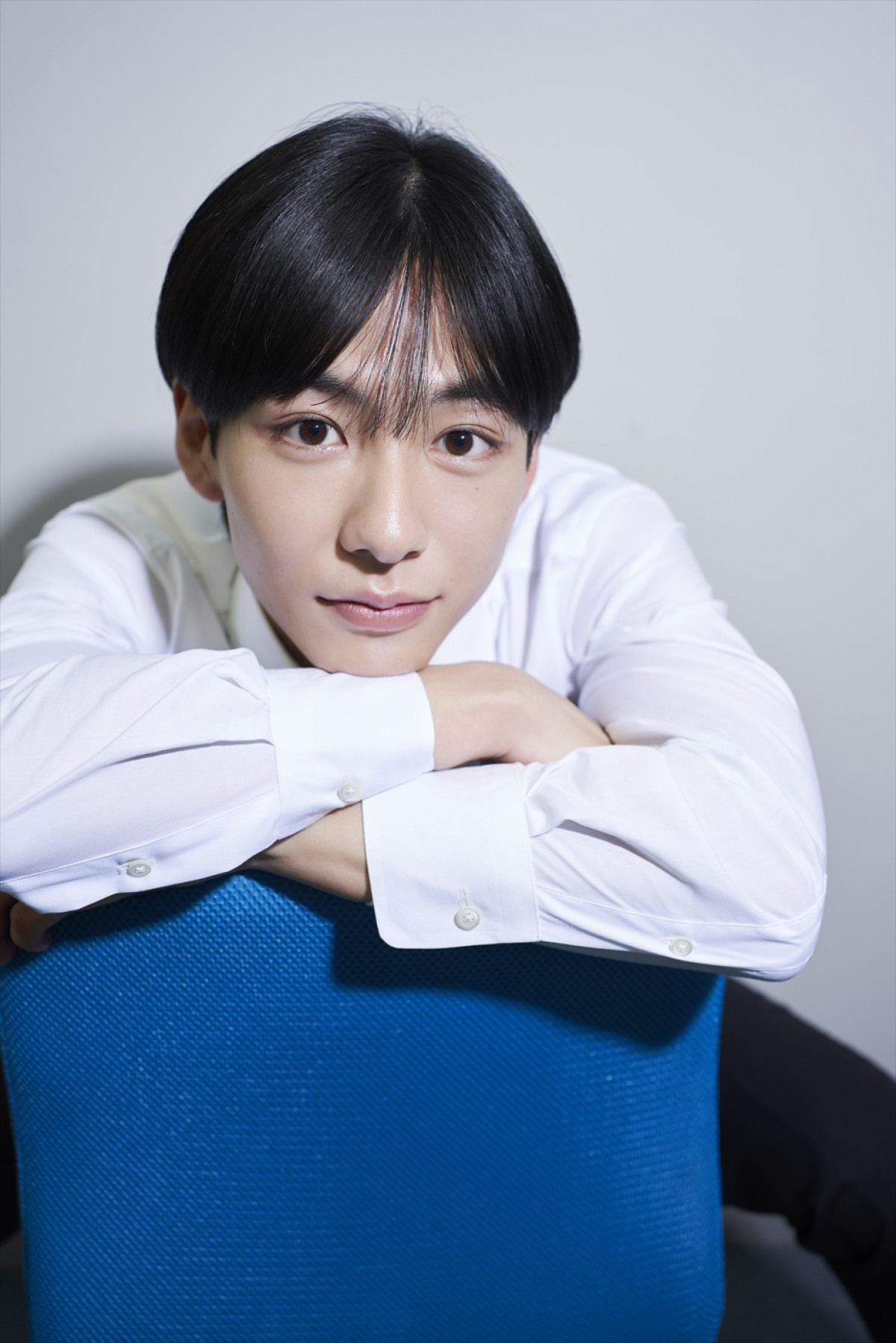 『秦令欧奈ファースト写真集』より