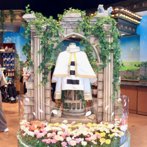 USJ史上最高にオシャレかも！　『葬送のフリーレン』グッズのデザインが素晴らしすぎた〈取材レポ〉