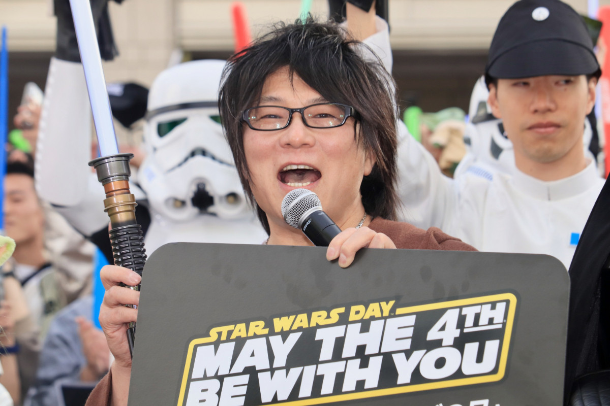 永尾柚乃＆森川智之＆佐々木久美＆板倉俊之が横浜にサプライズ登場！ 「スター・ウォーズの日」を祝福