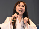 『余った傘はありません』などを出版している鳥居みゆき（2015年撮影）